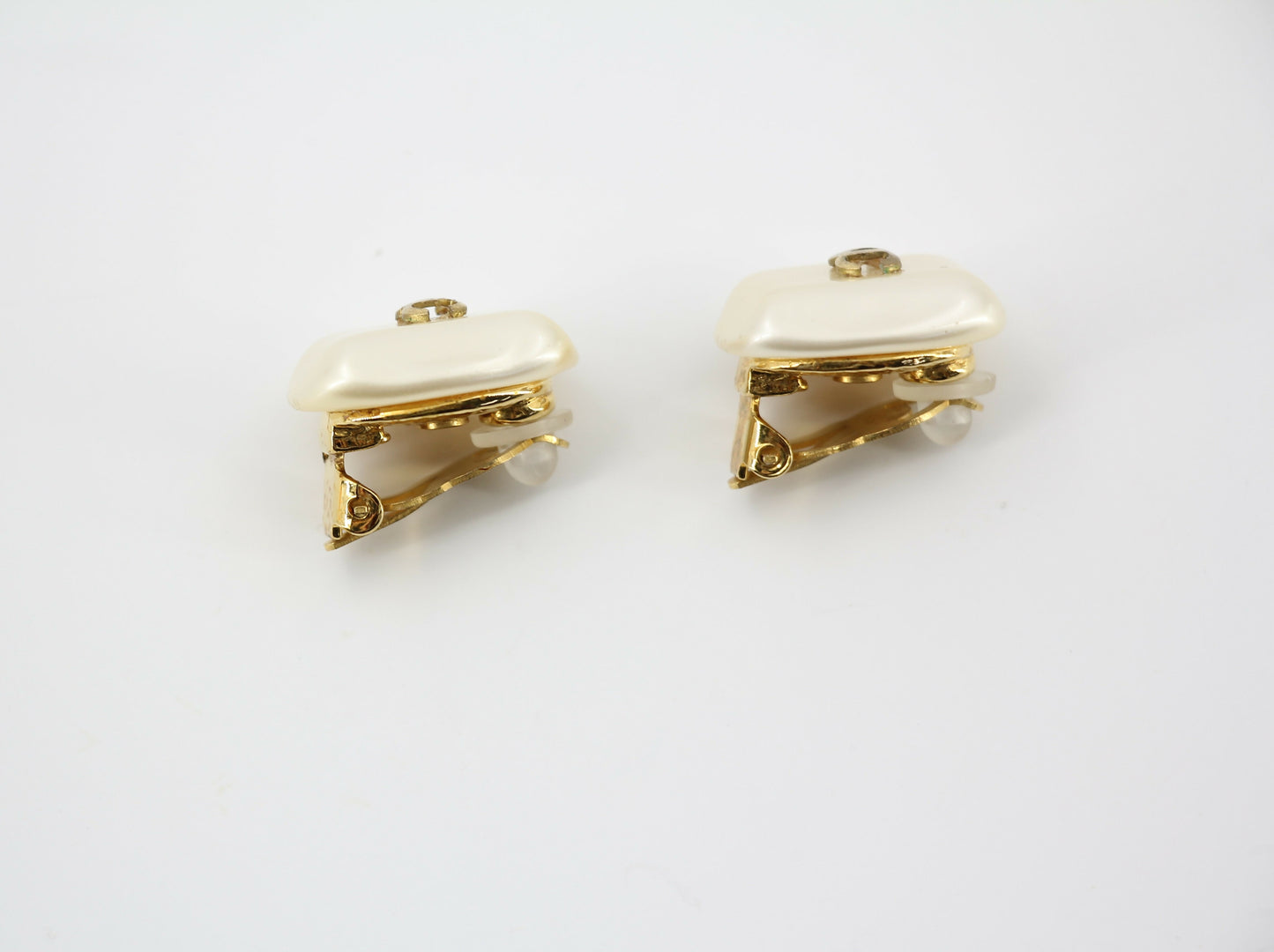 Chanel Vintage 95A Imitation Pearl Rectangular CC Clip-on Earrings