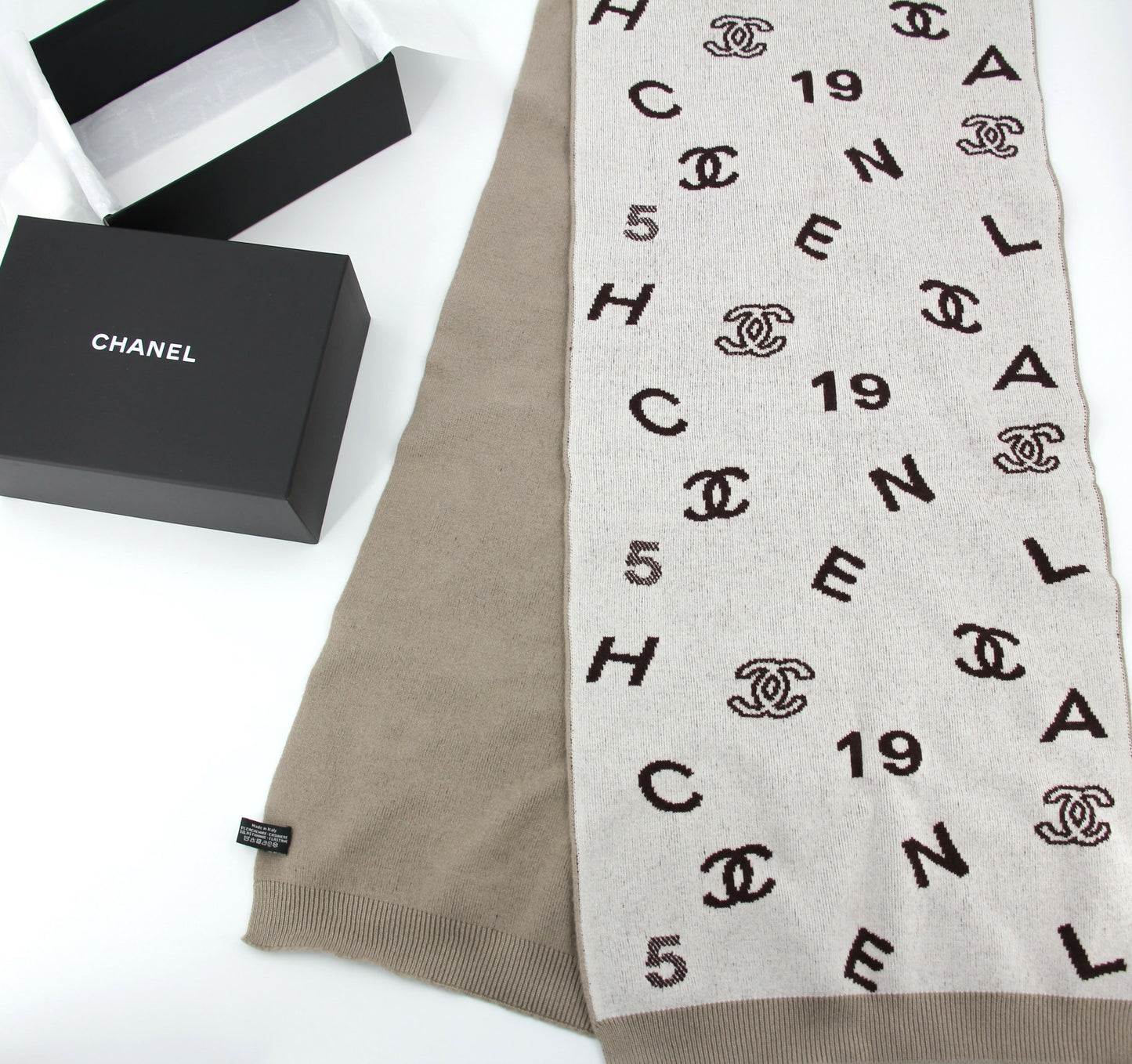 Chanel 23A Cotton Knitted Beige No.5 CC logo Scarf