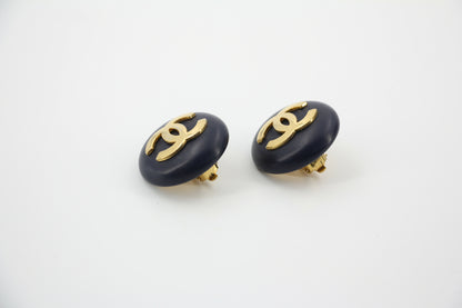 Chanel Vintage 87 Resin Navy Blue CC Logo Large Round Clip-on Earrings