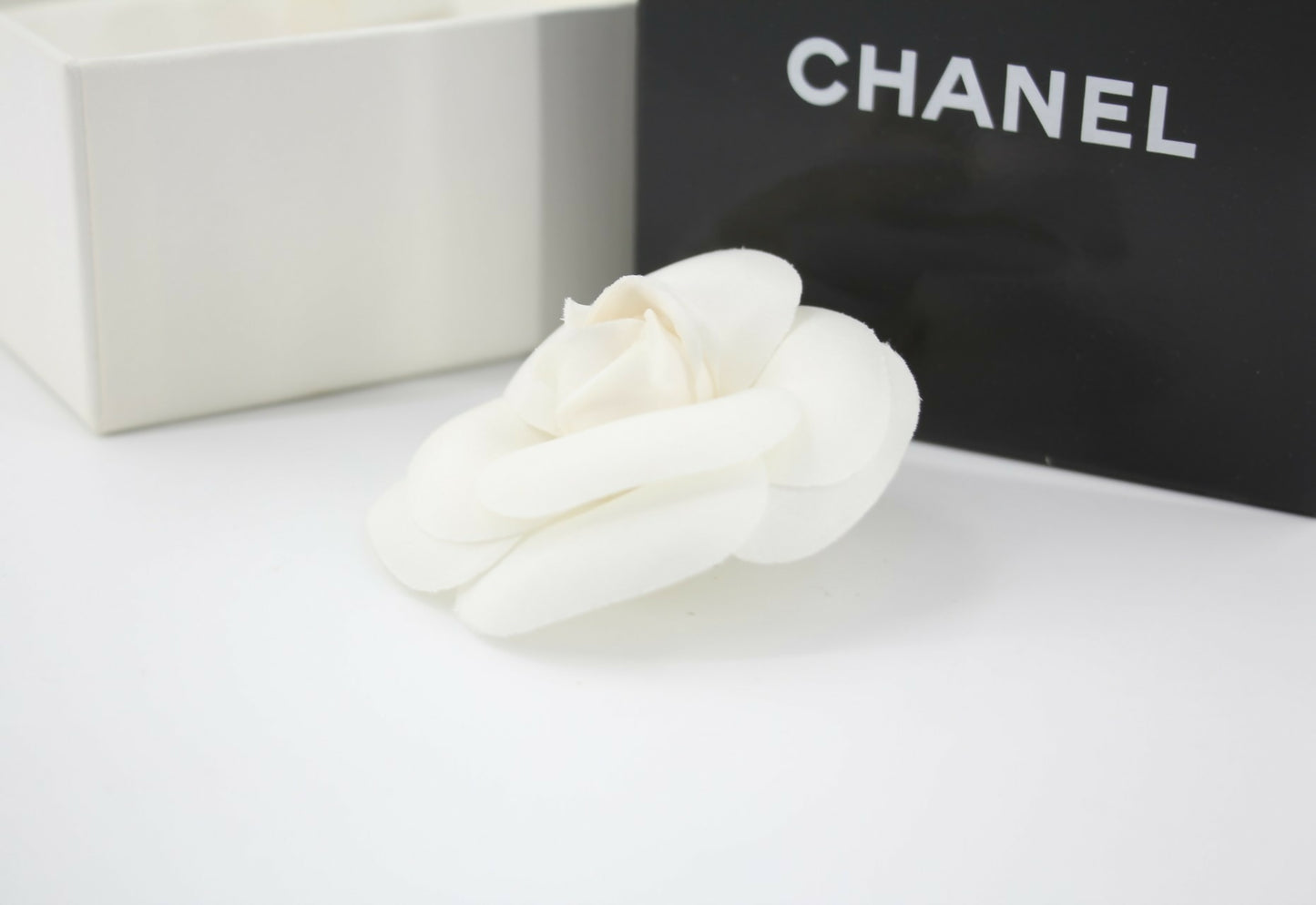 Chanel Vintage 81-85 Silk White Camellia Brooch