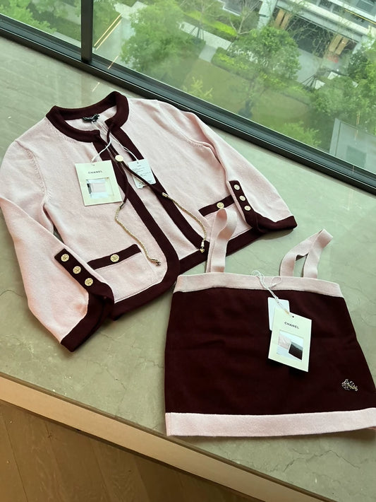 Chanel 25A  pink and burgundy cardigan