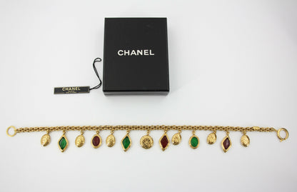Chanel Vintage 71-80 Gripoix Red and Green Oval Gold-Plated Necklace