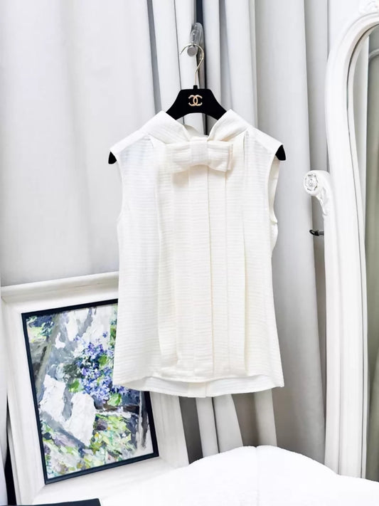 Chanel 13k off-white silk top