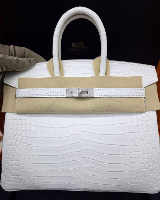 Hermes Birkin 25 crème white matte alligator leather gold diamond hardware