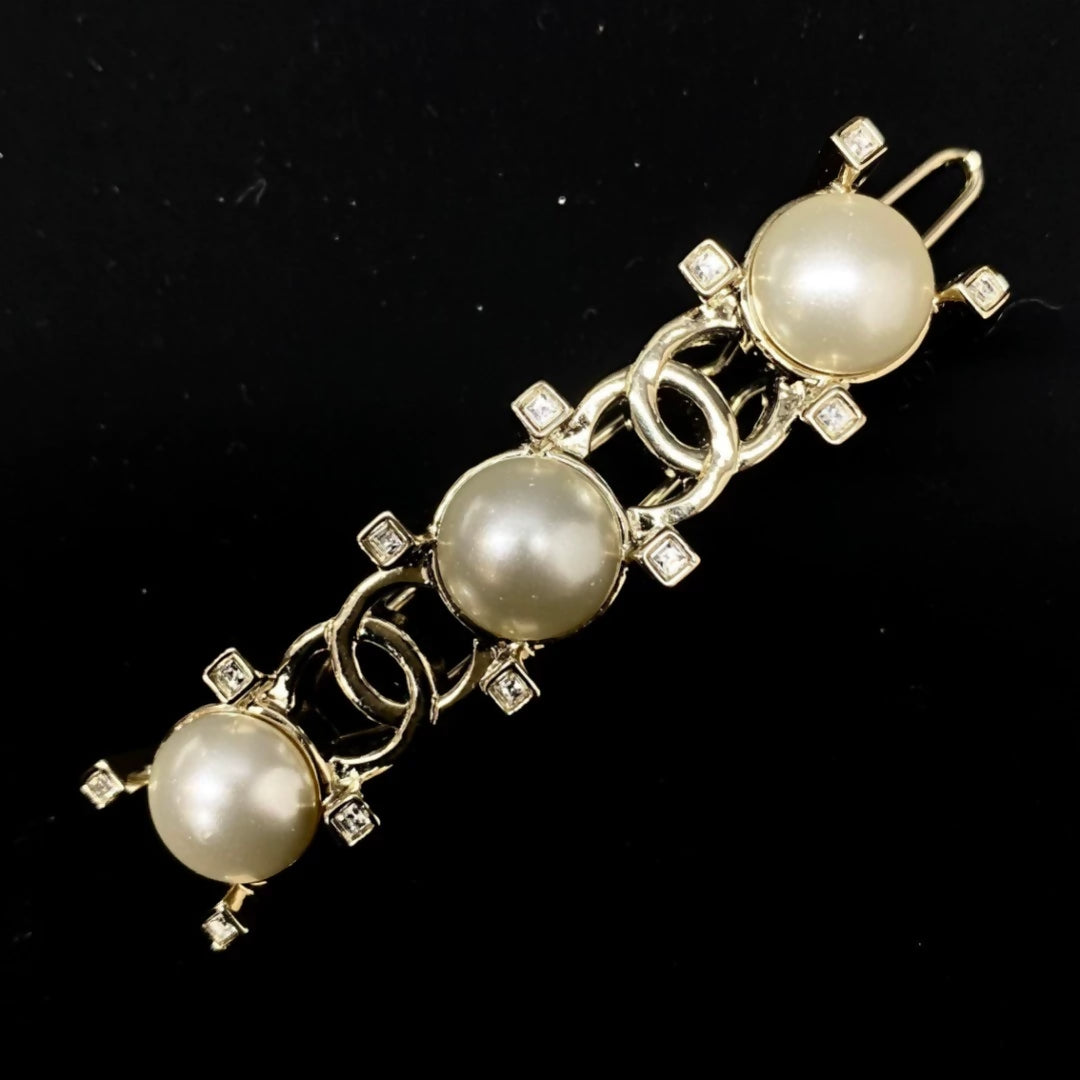 Chanel 21A pearl inlaid double C hairpin