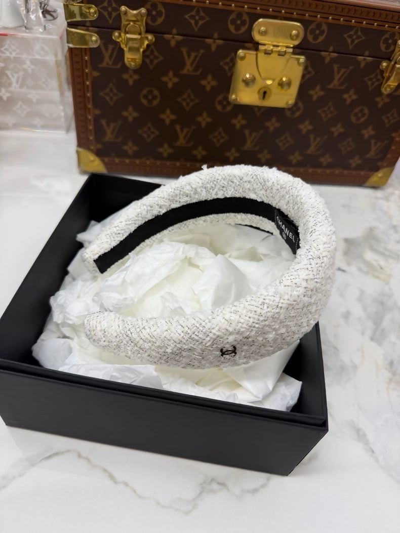 Chanel 25k white tweed headband