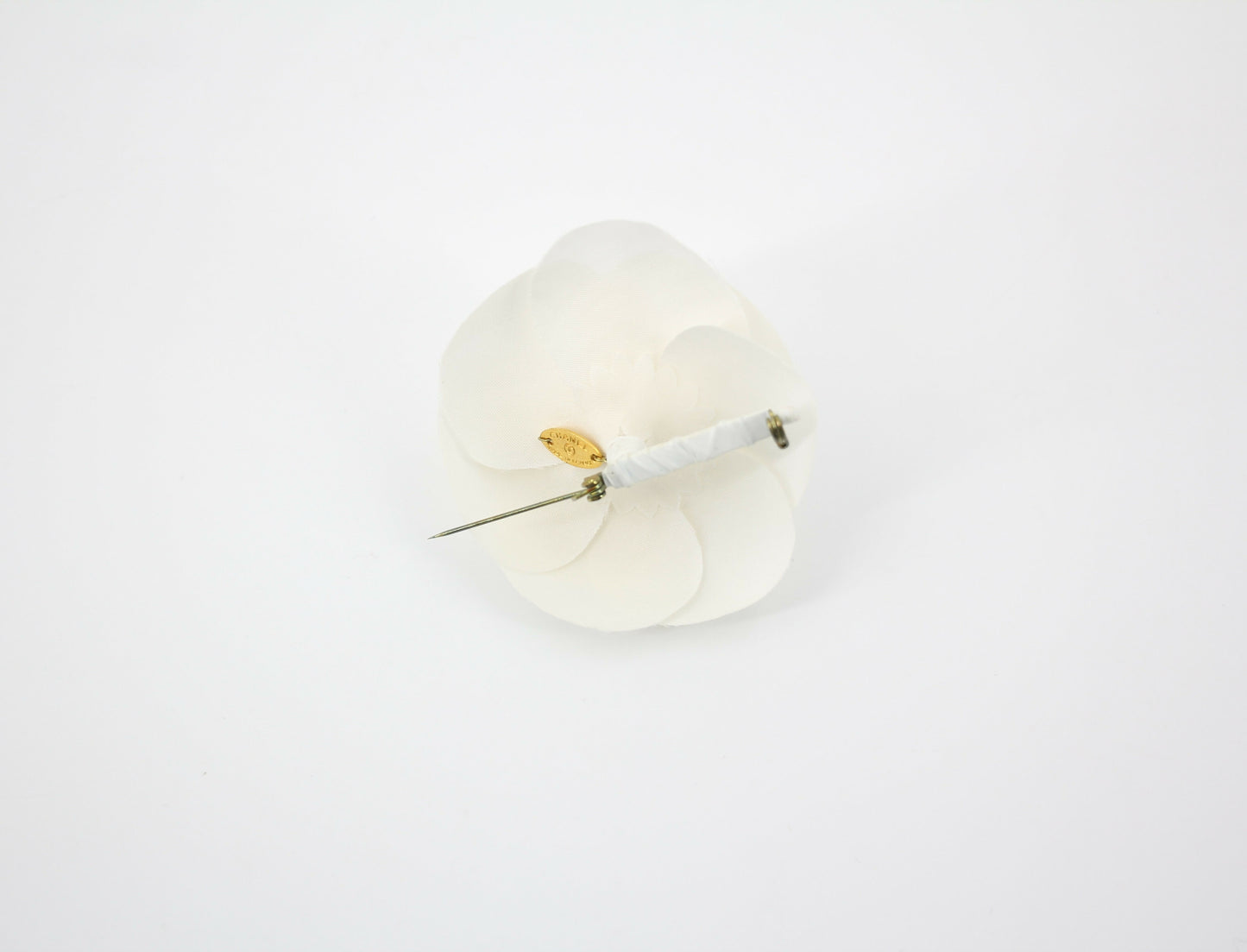 Chanel Vintage 81-85 Silk White Camellia Brooch
