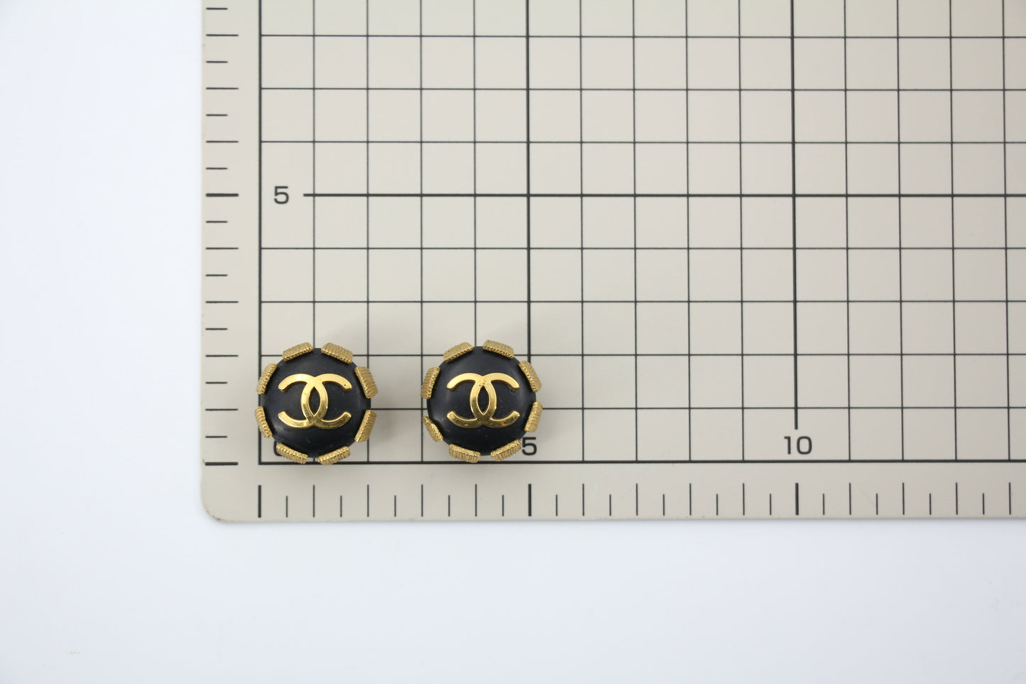 Chanel Vintage 94 Gold Plated & Resin Buckle CC in Black and Gold Clip-on Earrings
