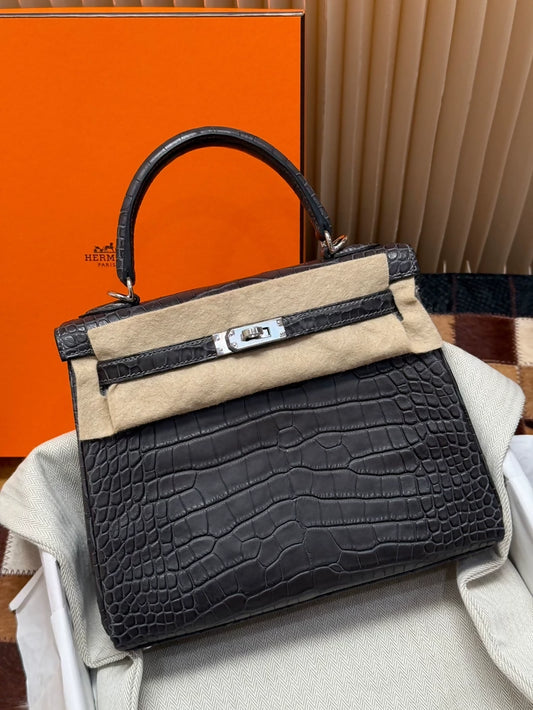 Hermès Kelly 25 graphite matte crocodile leather palladium hardware