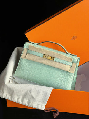 Hermès Mini Kelly 20 6U Vert Mousse Matte Porosus Crocodile (^) with Gold Hardware