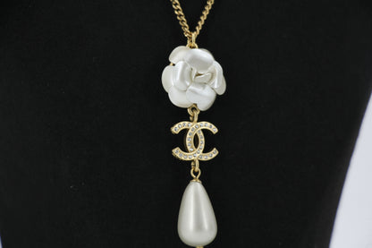Chanel A20A Imitation Pearl Camellia Pendant Light Gold Necklace