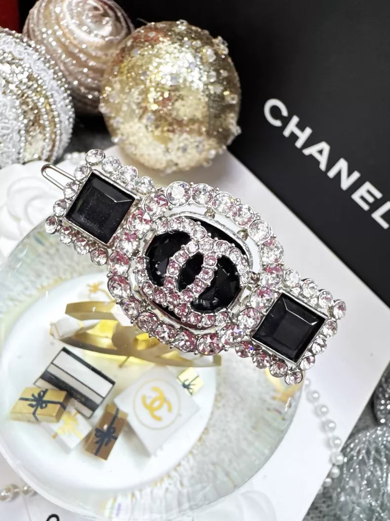 Chanel 20K black and white full diamond logo gemstone silver hair clip