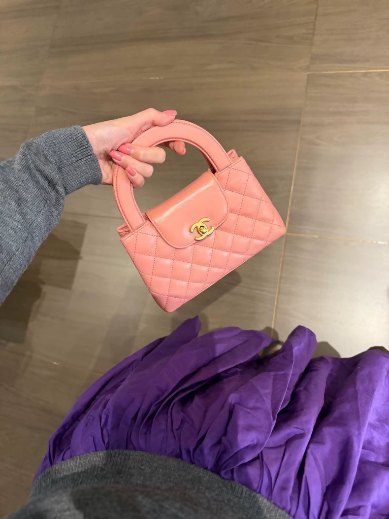 Chanel 23k Pink leather Kelly Medium size