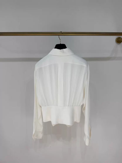 Chanel 25B silk shirt with mother-of-pearl buttons