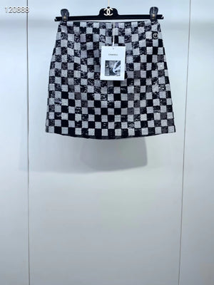 Chanel 21A black & white Sequin Checkered Skirt