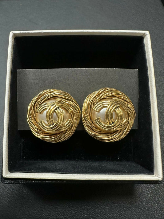 Chanel Vintage 94 Imitation Pearl & Gold Plated Round CC Clip-on Earrings