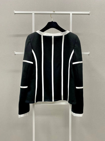 Chanel 20A Black and White Color Block Four-Pocket Jacket