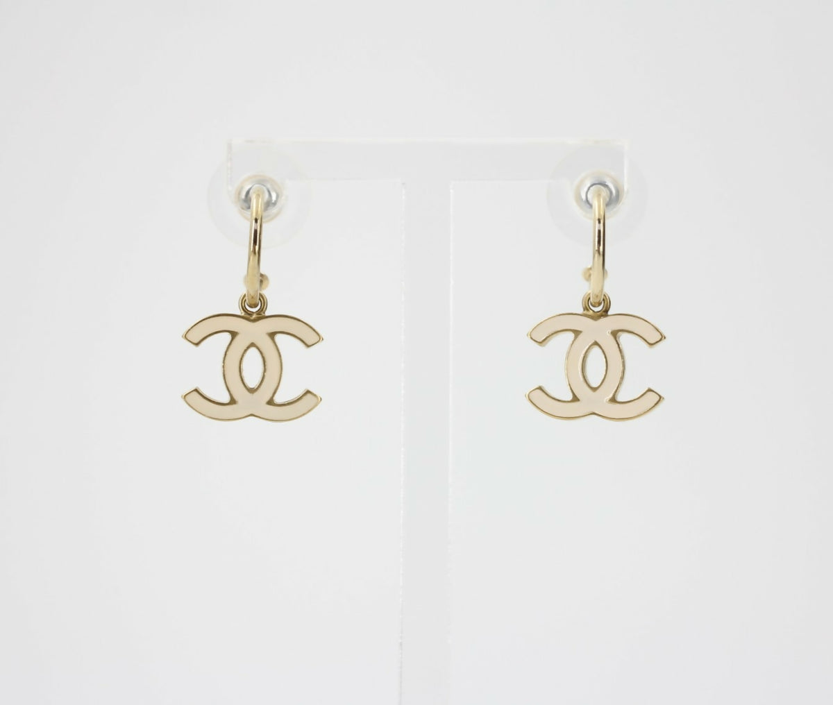 Chanel Vintage 10P Enamel White Pendant Earrings