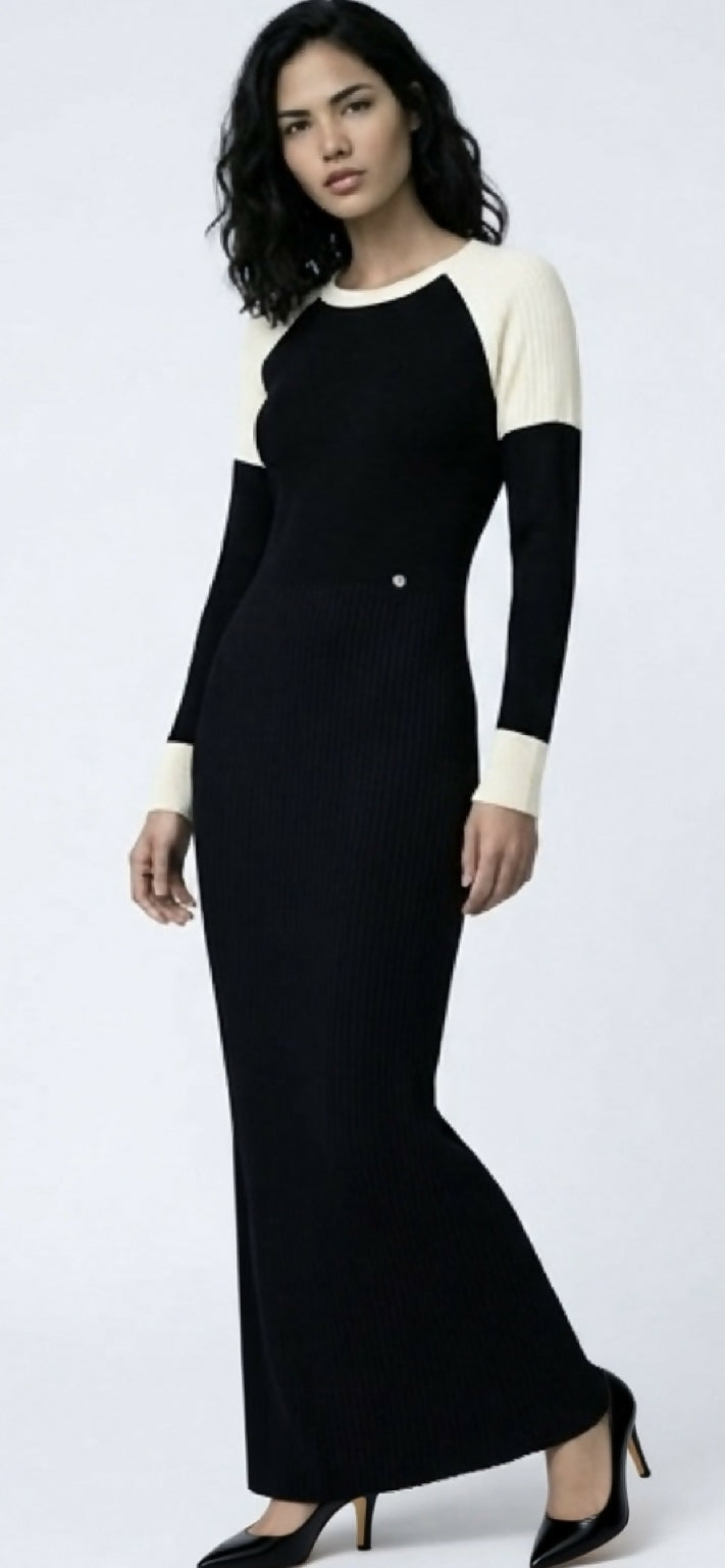 CHANEL 2019 MAXI BLACK CREAM WOOL SWEATER DRESS FR 44