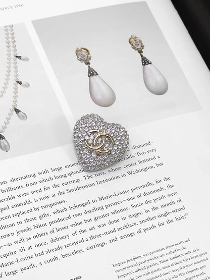 Chanel 20S double C full diamond heart brooch