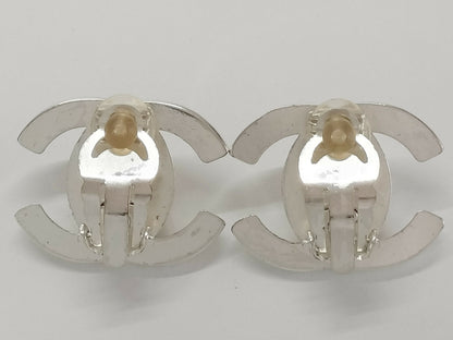 Chanel Vintage 96A Silver Latch Coco Mark Clip-on Earrings