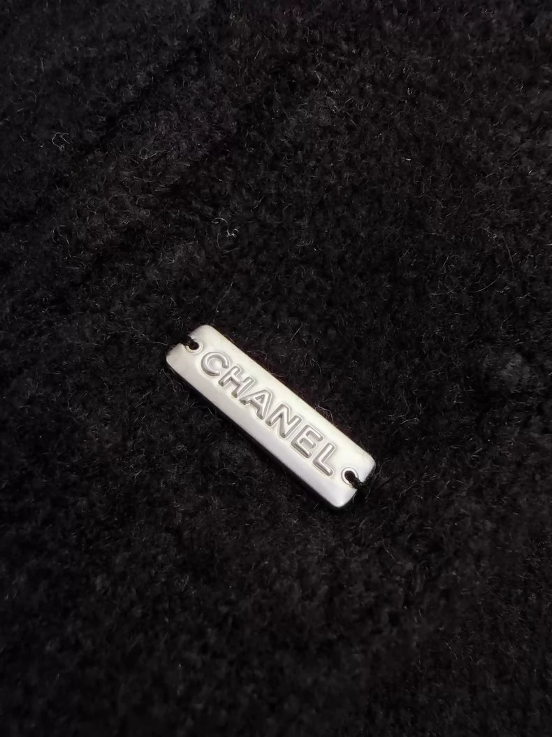Chanel Coco Neige Ski Collection Black and White Knit Sweater with Coco Logo