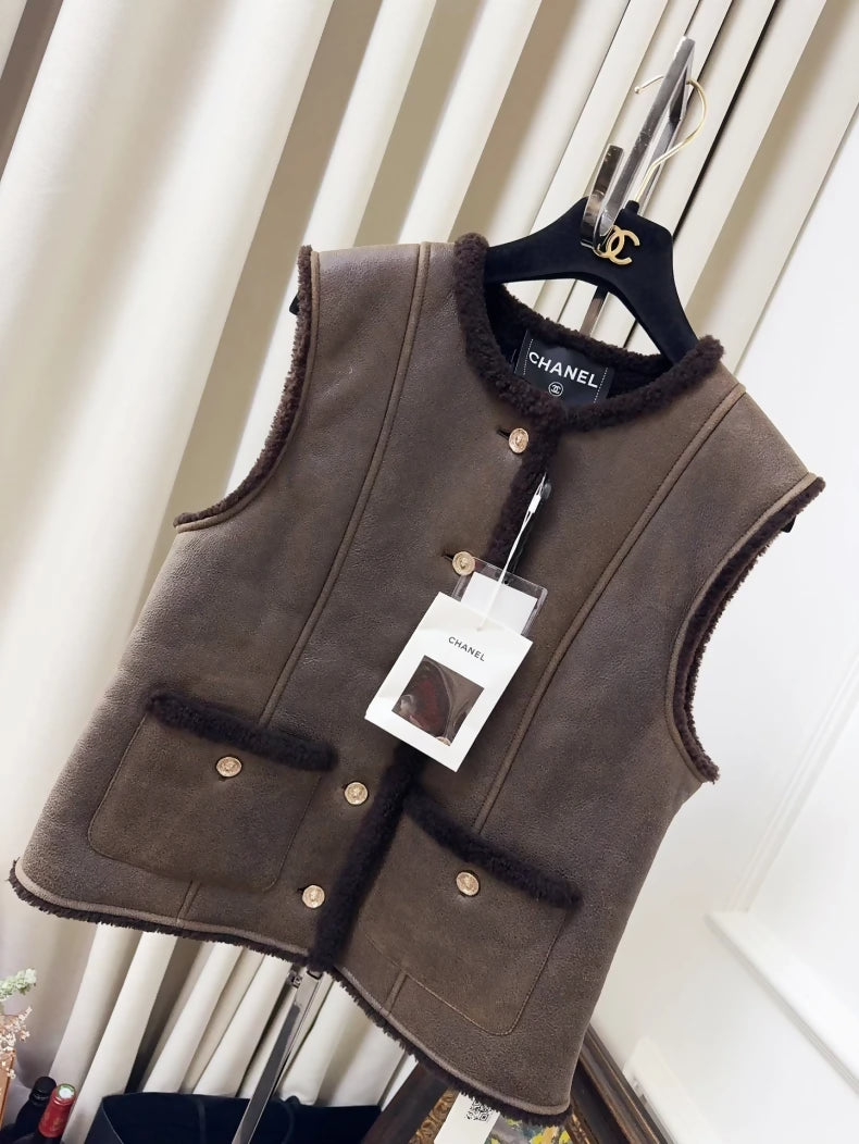 Chanel 25B brown suede vest