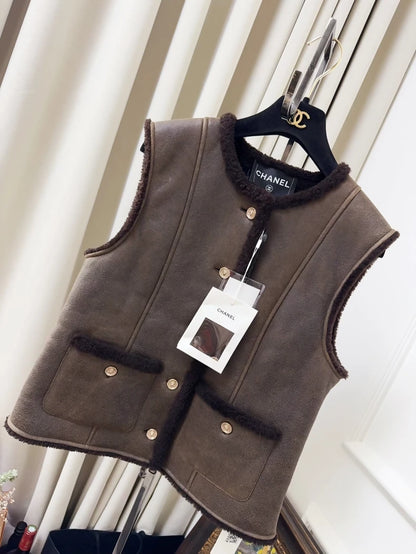 Chanel 25B brown suede vest
