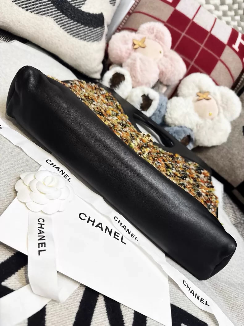 Chanel 18k limited edition 31 bag, black and gold tweed leather large tote bag with gold hardwre