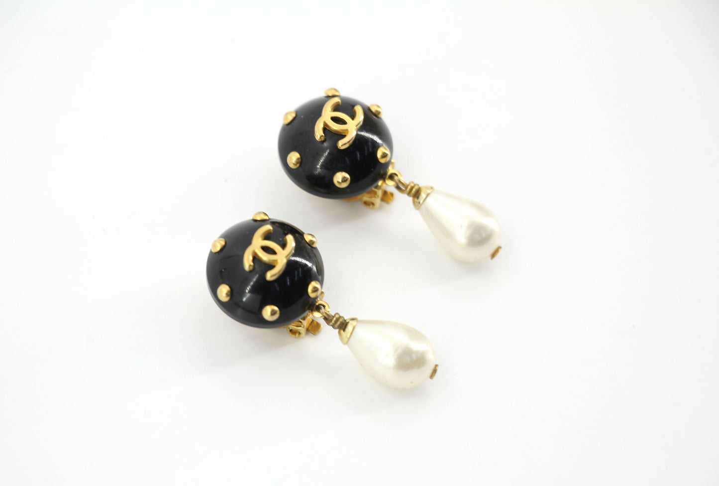 Chanel Vintage 96C Resin Dot Black Bean Imitation Pearl Dangle Clip-on Earrings
