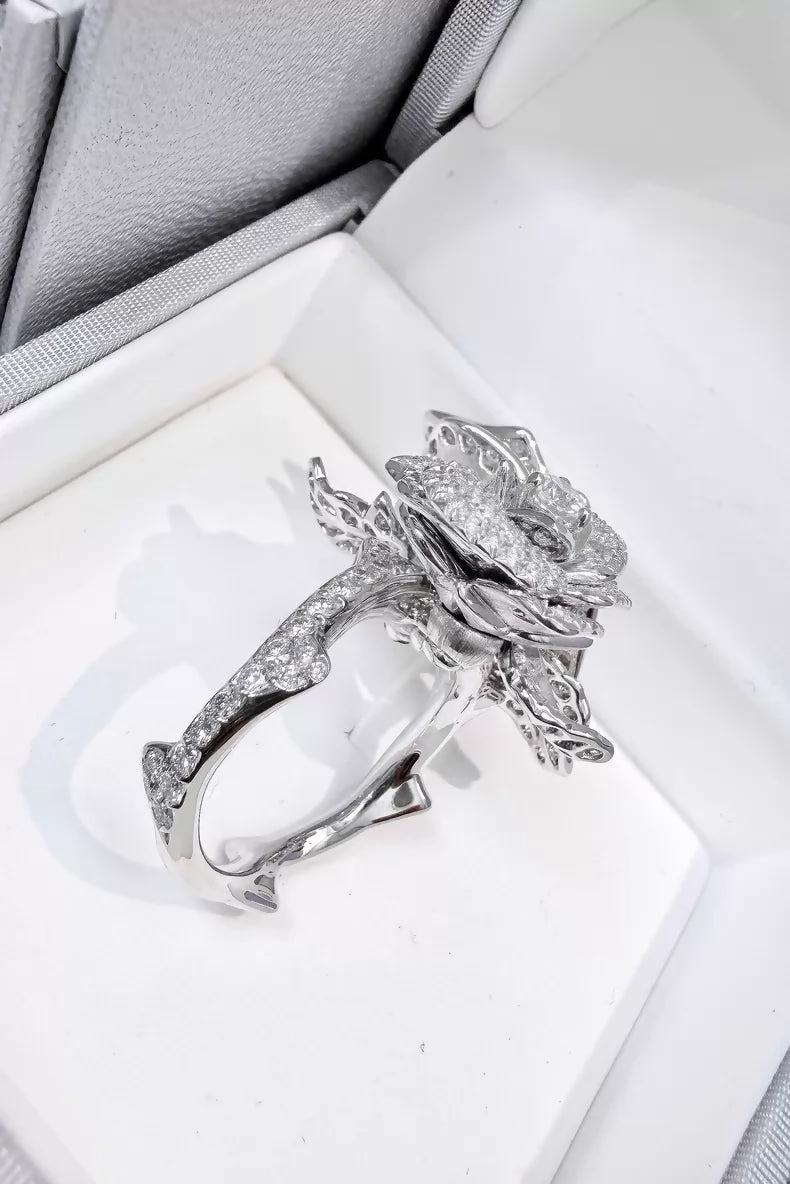 Dior Rose Bagatelle white gold ring with two roses and full diamonds