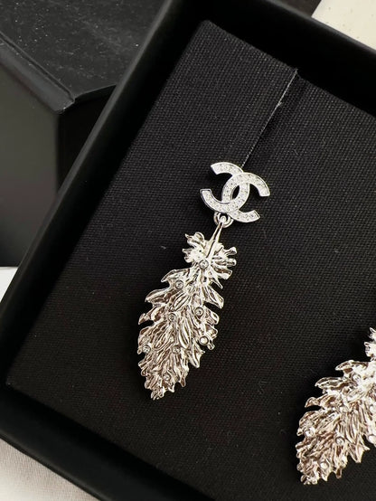 Chanel 25SS Silver and Diamond Double C Earrings