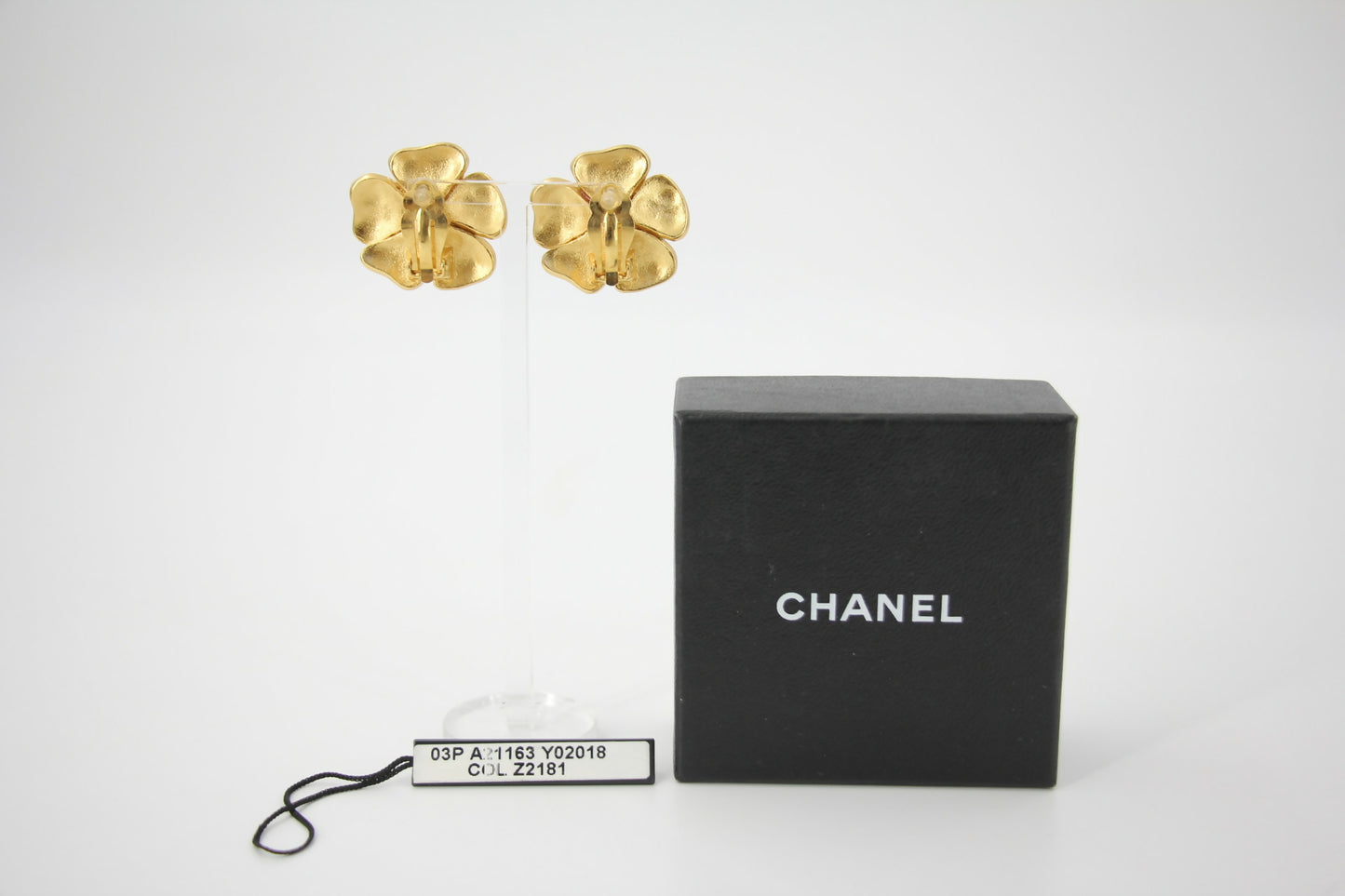 Chanel Vintage 03P Gripoix Green Orange Floral CC Clip-on Earrings