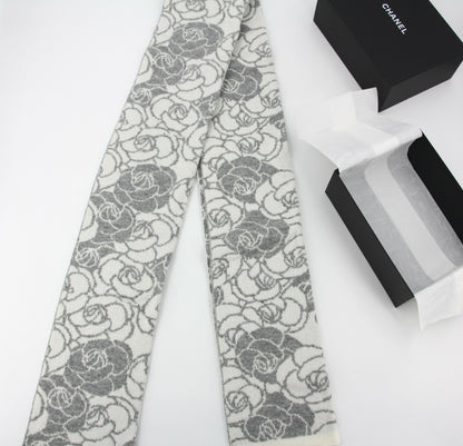 Chanel 23K Cotton Knitted Grey-white Camellia Scarf