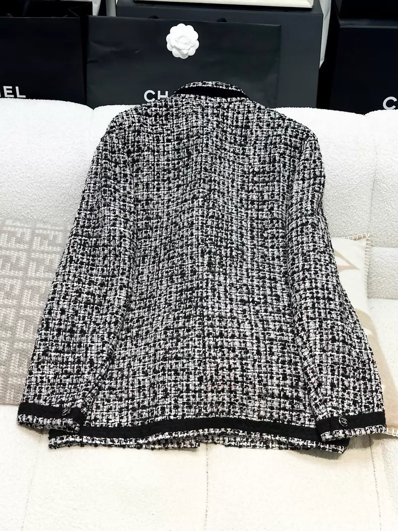 Chanel 23SS black & white tweed jacket