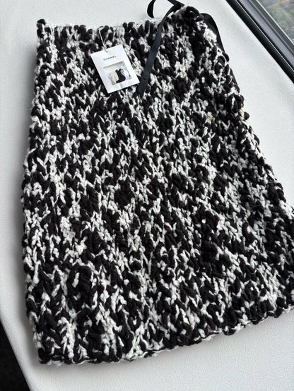 Chanel 24K brown and white knitted skirt