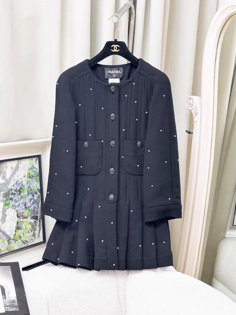 Chanel 2013 Fall/Winter black wool dress and skirt set