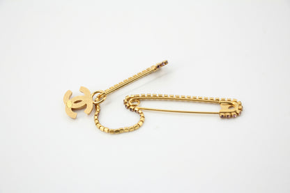 Chanel Vintage 02P Rhinestone Pink Gold-Plated Double Safety Pins Brooch