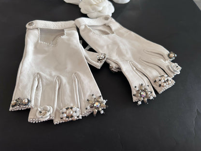 Chanel white fingerless gloves