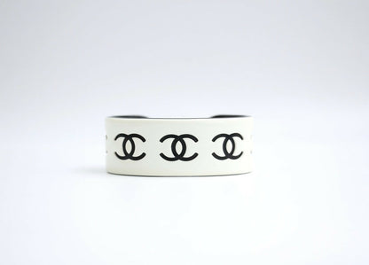 Chanel Vintage 02P Resin Black and White CC Bracel