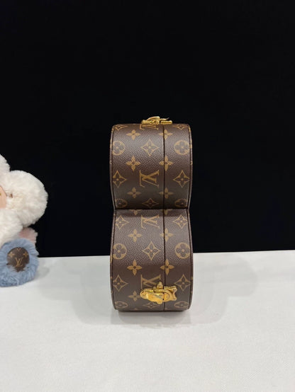 Louis Vuitton Letter Trunk 
bag