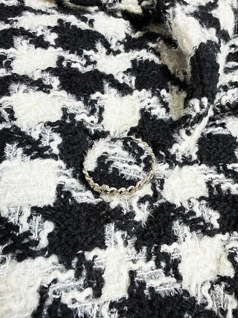 Chanel 19K black & white Houndstooth Long Coat – Wararni.com