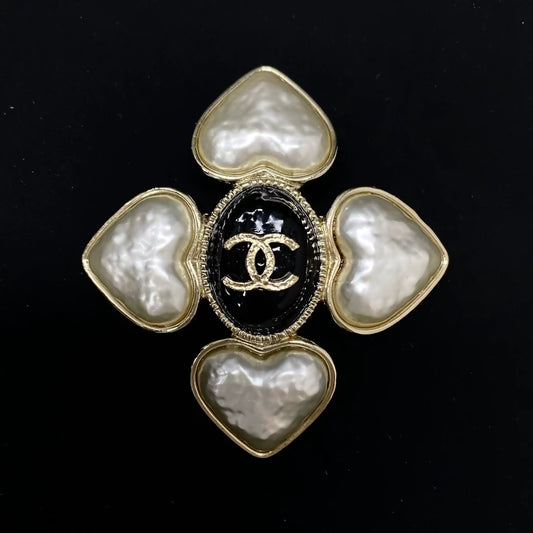 Chanel 22c white pearl heart flower double C brooch