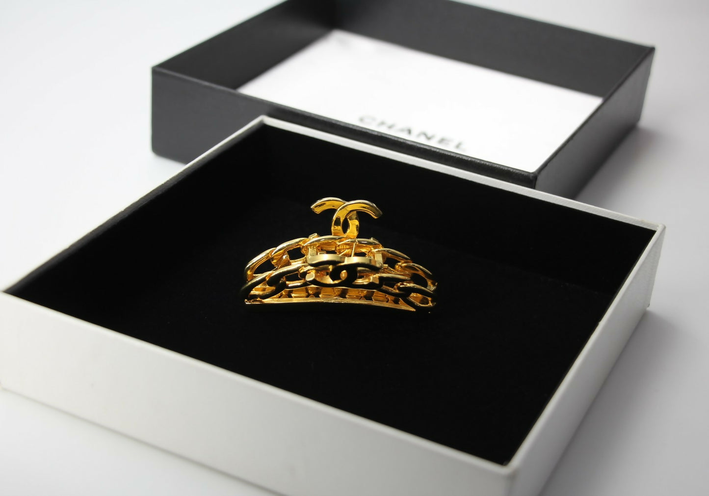 Chanel Vintage 98P Gold-plated Chain CC Logo Hair Clip
