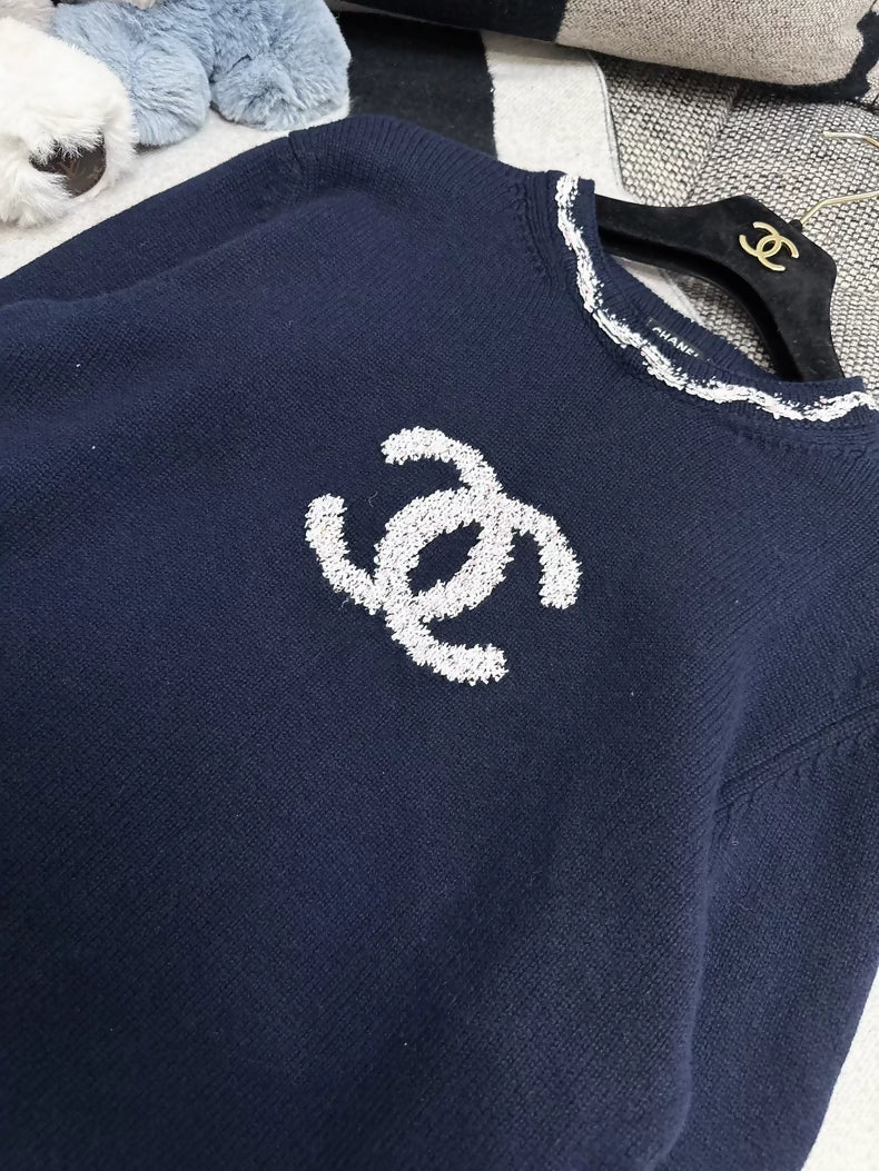 Chanel 21P Navy Blue and Pink Logo Long-Sleeve Sweater