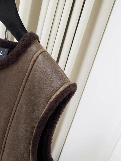 Chanel 25B brown suede vest