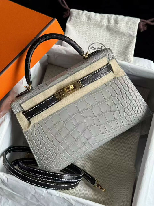 Hermès Special Order (SO) Mini Kelly 20 Gris Perle & Noir Matte Alligator Mississippiensis with Gold Hardware