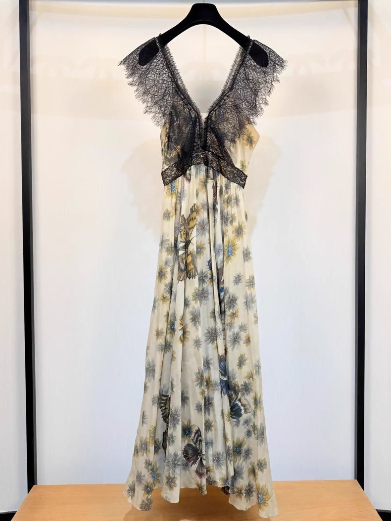 Valentino 2017 Resort Collection lace/Floral gown
