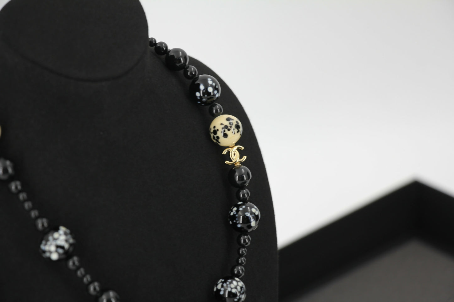 Chanel 26A Metal Gripoix Pearls & Resin Gold Black & White CC Necklace