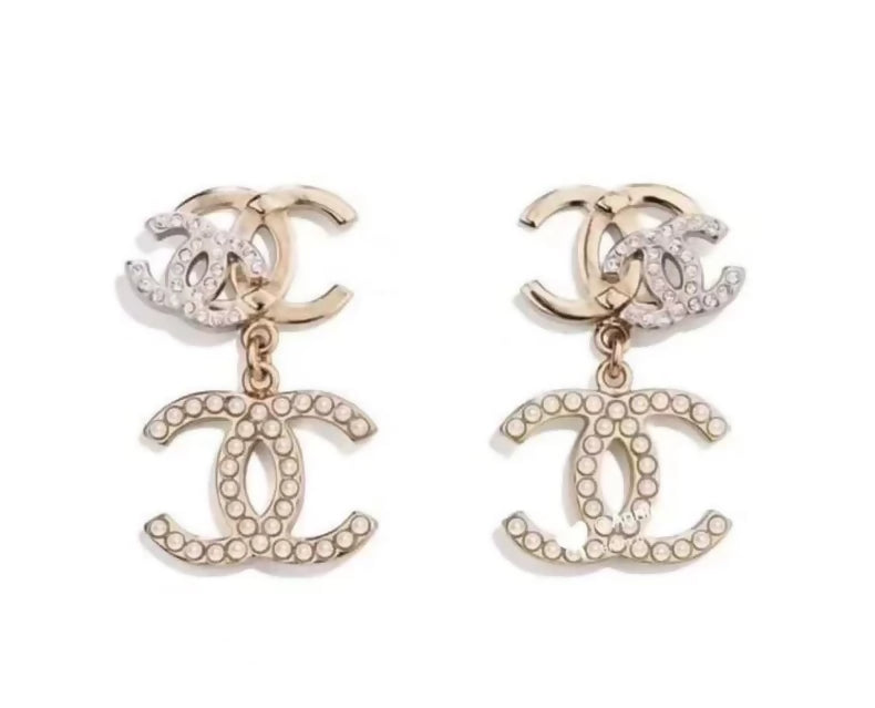Chanel 21A Double C earrings